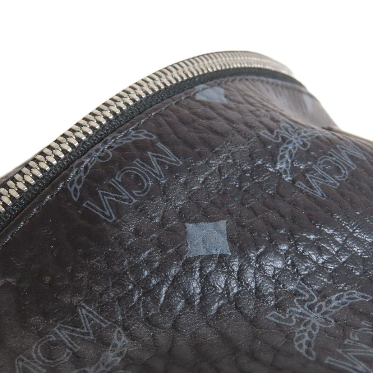 ロゴ ボディバッグ