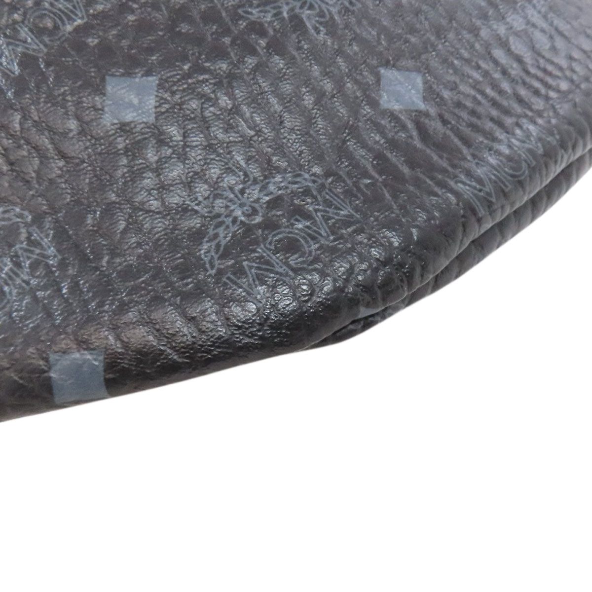 ロゴ ボディバッグ