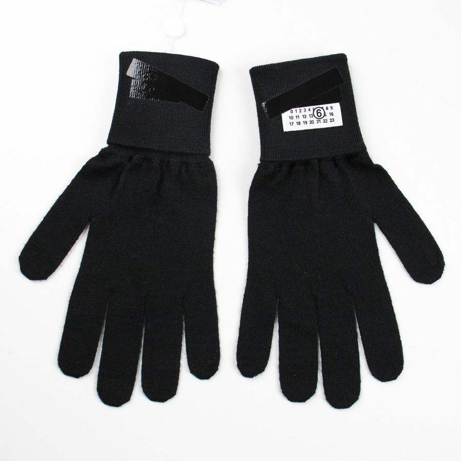 商品 MM6 MAISON MARGIELA エムエム6 メゾンマルジェラ SH2TS0002 M13199 手袋 ニットグローブ
