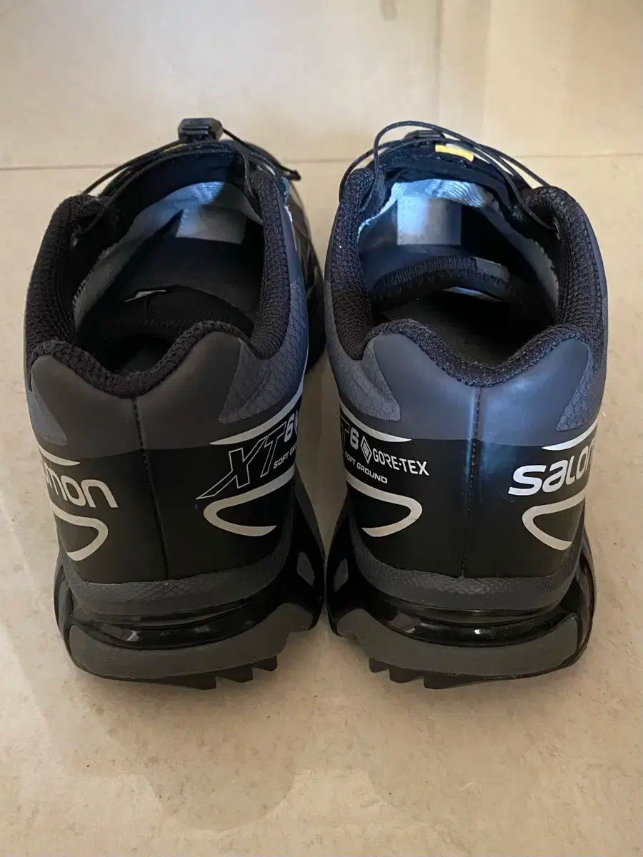 ゴアテックス ブラック