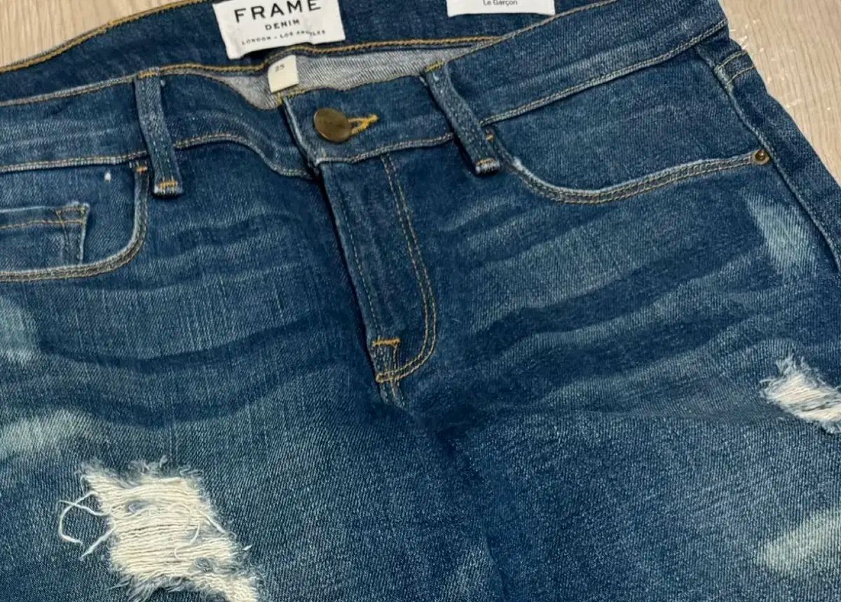 フレームデニム ダメージ ストレート ジーン DECORATOM_COM_BR