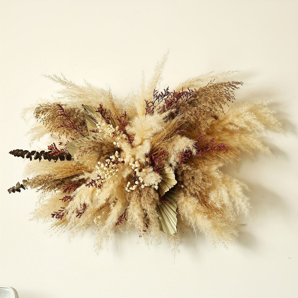 ナチュラルな癒やし 人工パンパスグラス 壁飾り ボーホー風 フェイクフラワーアレンジメント ベージュ＆ブラウン 秋の装飾 結婚式 ホームデコレーション 吊り下げ 多目的 部屋 イベント装飾