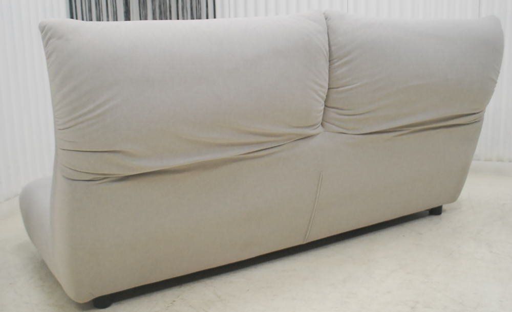 ヘッドレスギア付き ３人掛けソファー