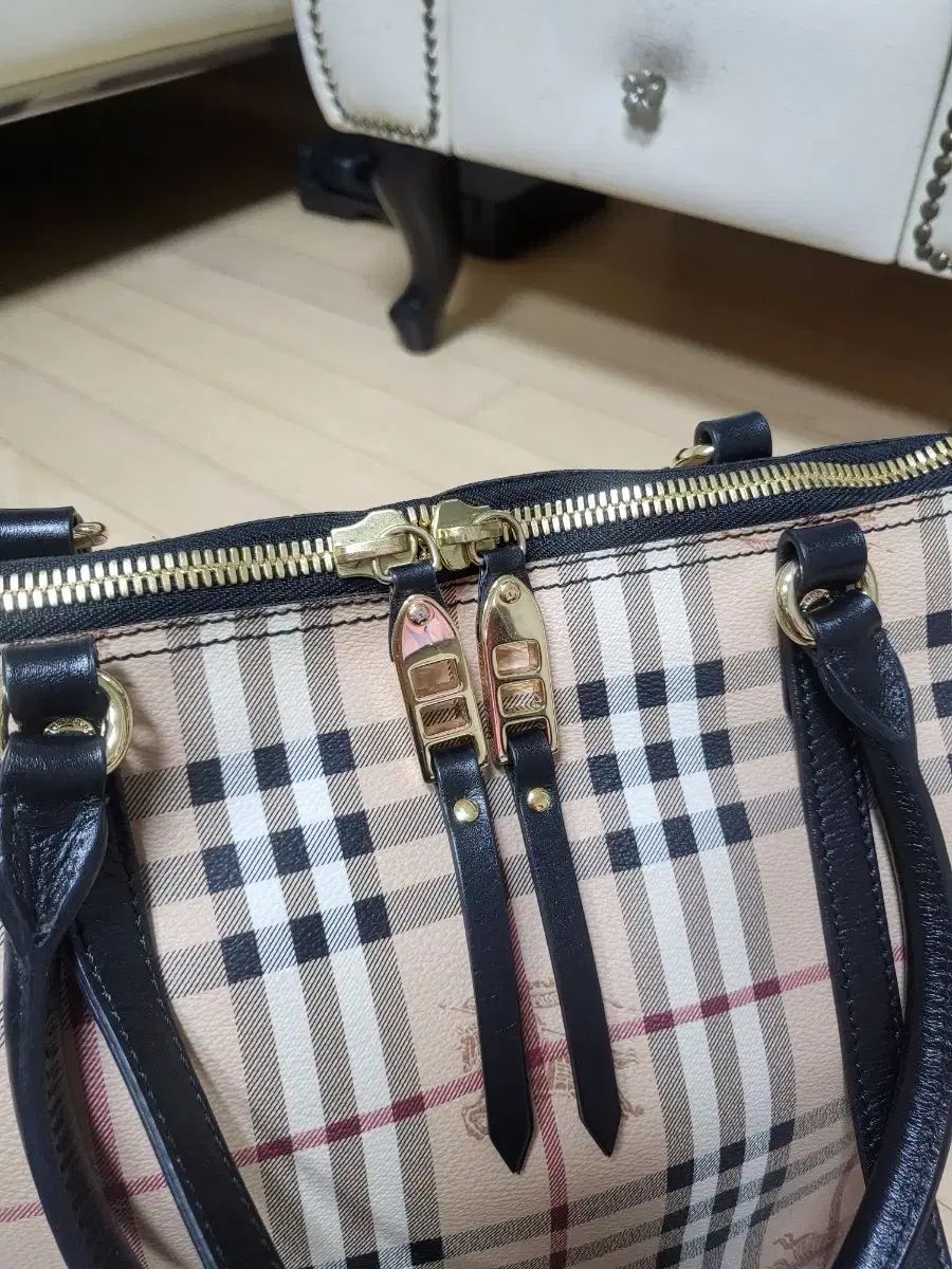 バーバリー ジッパー ショルダーバッグ