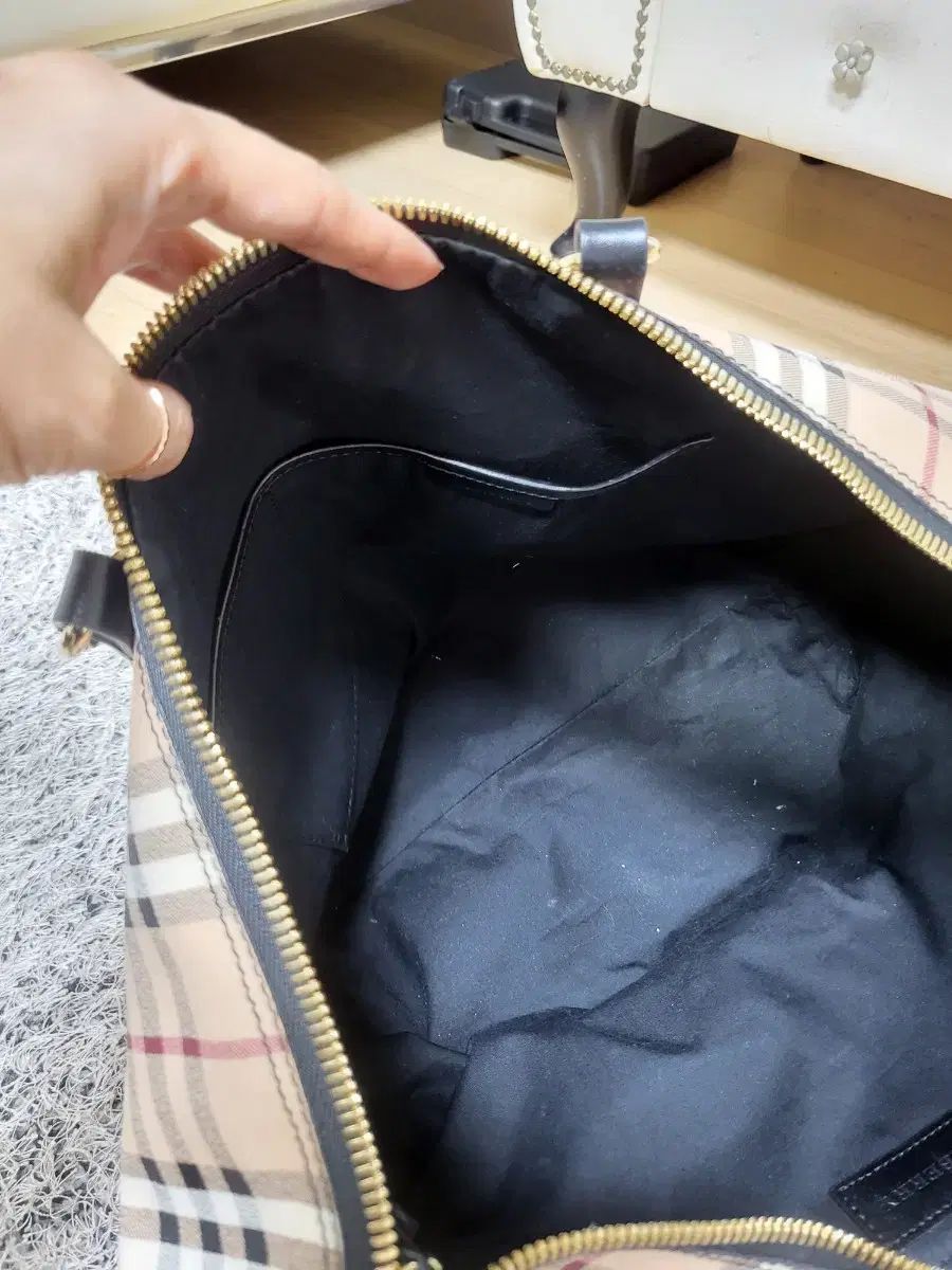 バーバリー ジッパー ショルダーバッグ DECORATOM_COM_BR