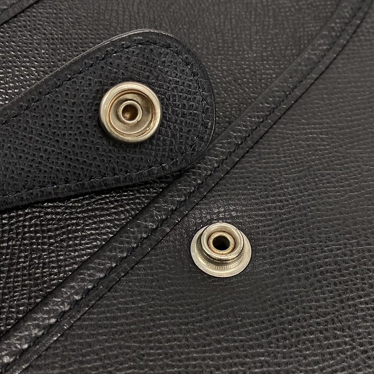 黒 シルバー金具