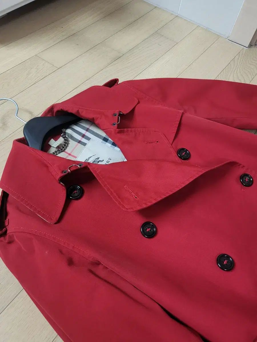 バーバリー レッド