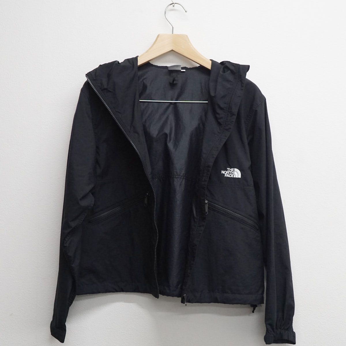 THE NORTH FACE ザノースフェイス ショートコンパクトジャケット Lサイズ NPW22430 ウインドブレーカー アウトドア ウィメンズ ブラック X8204