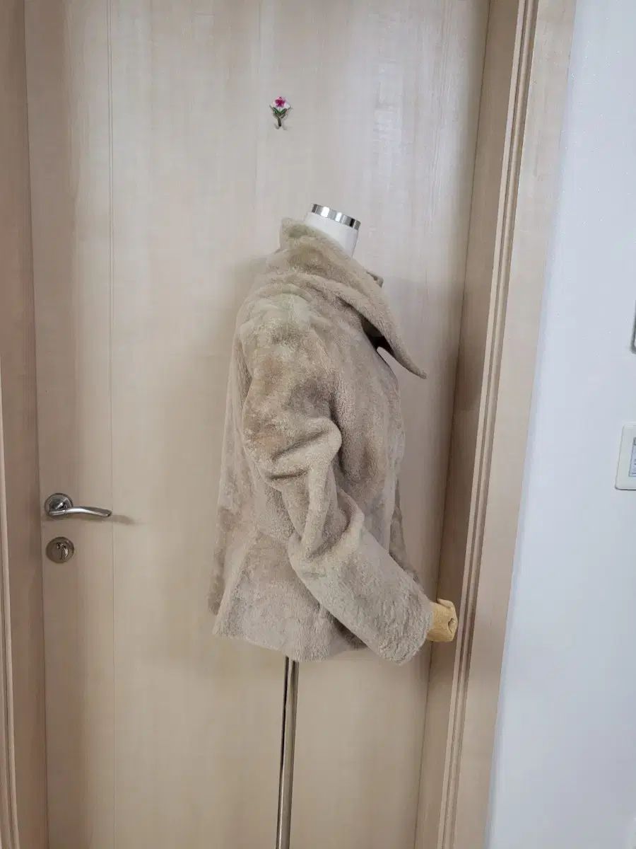 MAX MARA マックスマーラ ベージュ シープスキン ショート コート 66