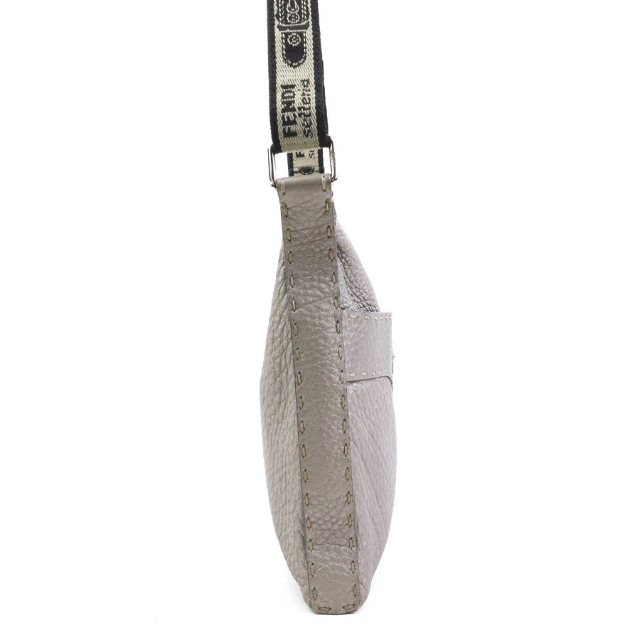 フェンディ FENDI 斜め掛けショルダーバッグ セレリア 2373-8BT092