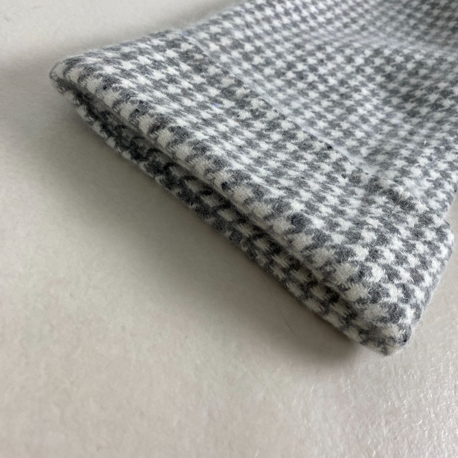 オンワード ロングコート 大きいサイズ ウール 毛足長 金ボタン シャギー 千鳥格子柄 11号 L XL相当 ホワイト グレー GULLKHAN_COM