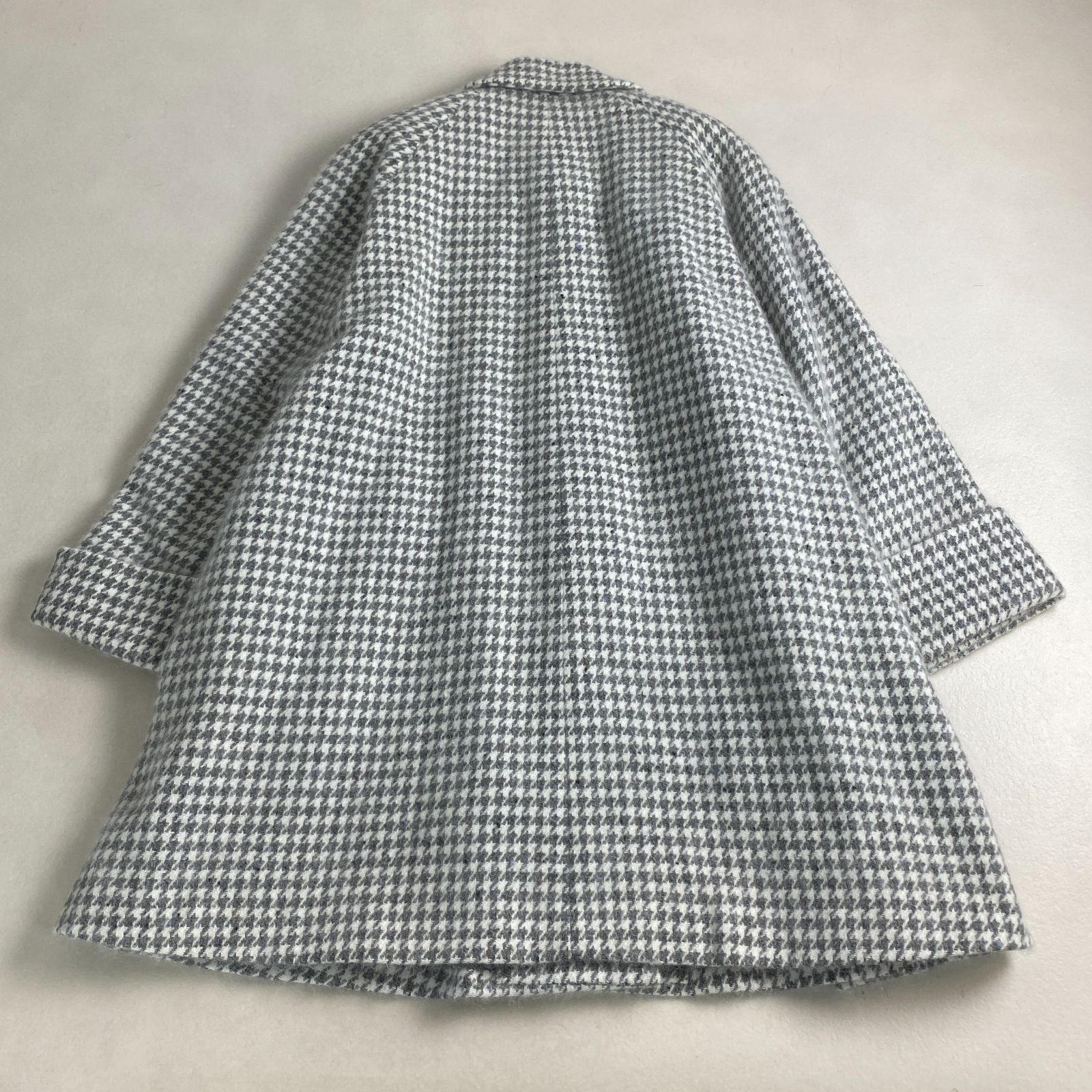 オンワード ロングコート 大きいサイズ ウール 毛足長 金ボタン シャギー 千鳥格子柄 11号 L XL相当 ホワイト グレー