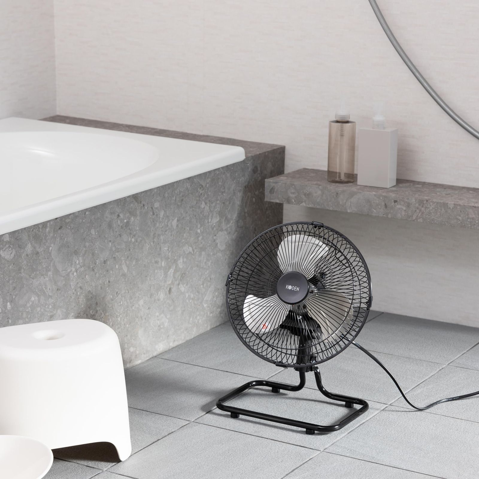 業務用扇風機ミニ 25 cm 据置き型 工場扇 上下左右360°ラウンドムーブ送風 自動首振り 風量3段階 扇 アルミ羽根 持ち運び簡単 広電 KODEN ブラック AZ