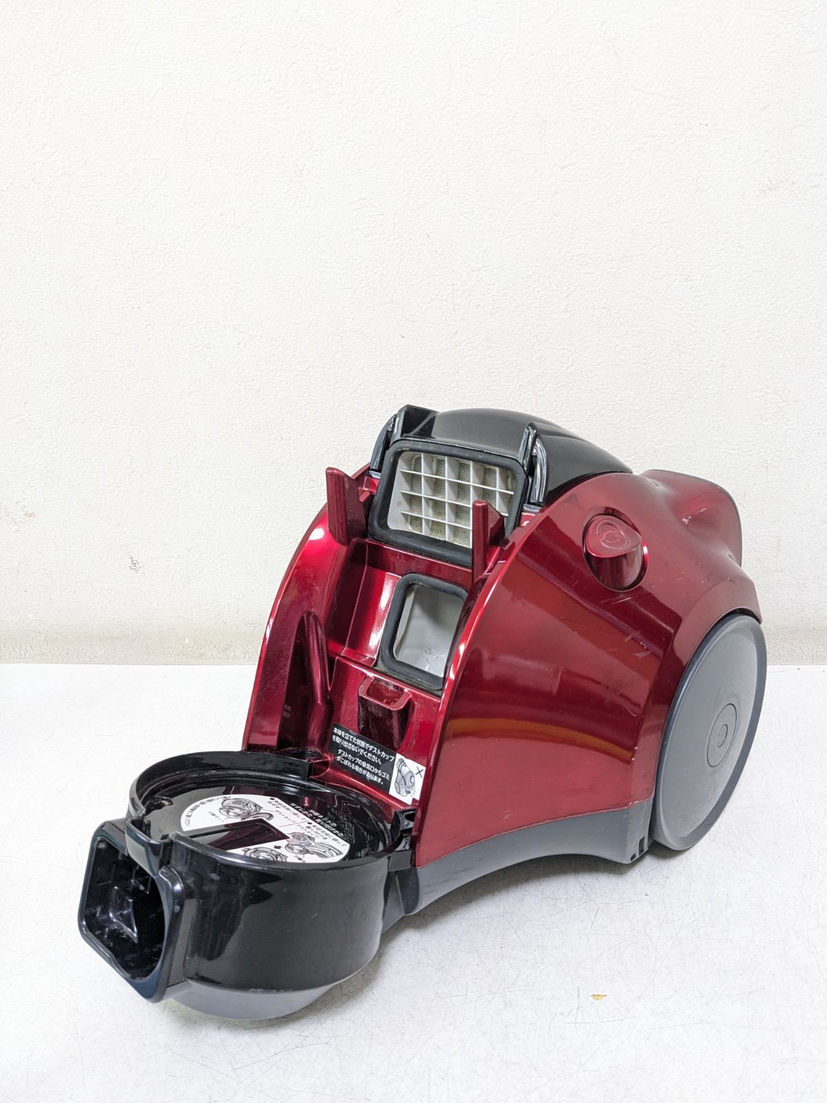 TOSHIBA 東芝 VC-C11-R サイクロン式掃除機 2013年製 ヘッド無し