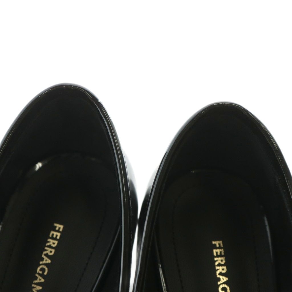  サルヴァトーレフェラガモ Salvatore Ferragamo MARLENA マルレーナ ガンチーニ ローファー パンプス エナメル ラウンドトゥ チャンキーヒール ゴールド金具 6 23.5 cm 黒 ブラック 0769316 XZ GY 19 その他 トップス