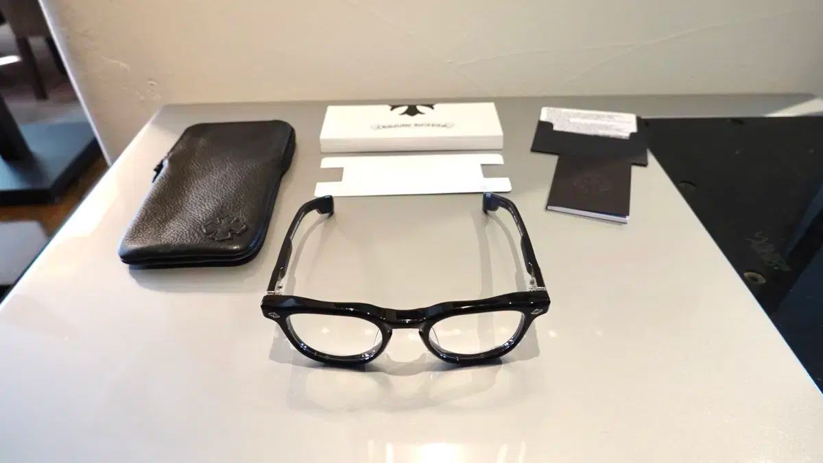 メガネ ブラック