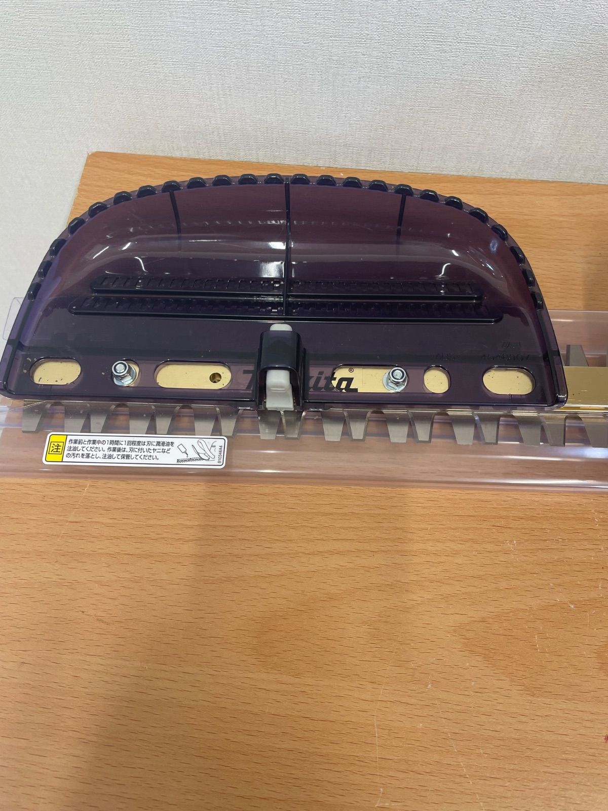 マキタ MAKITA MUH267D 充電式ミニ生垣バリカン 本体のみ A25-3252