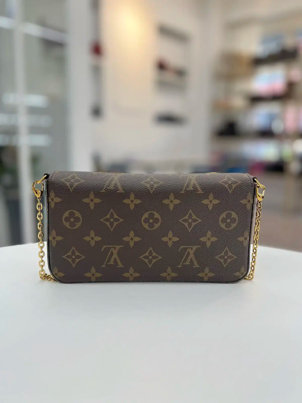 ショルダーバッグ