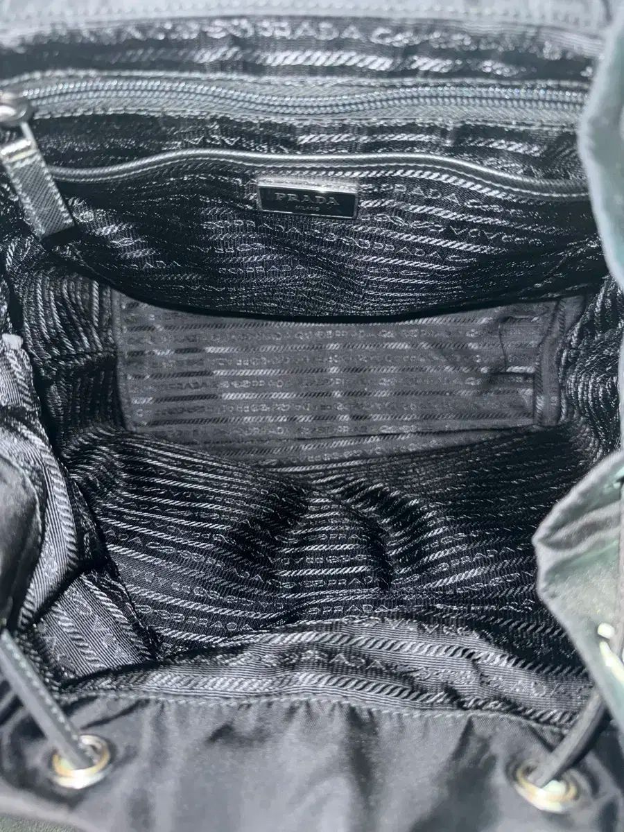 プラダ ミディアム