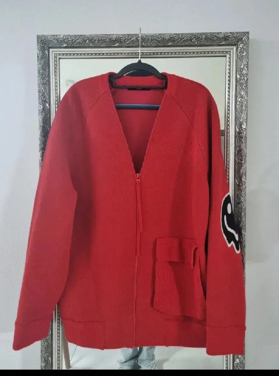 SYSTEM homme スマイルパッチ オーバーサイズ ジップアップ カーディガン 100 105 WWW_KARIMZIABAT_FR