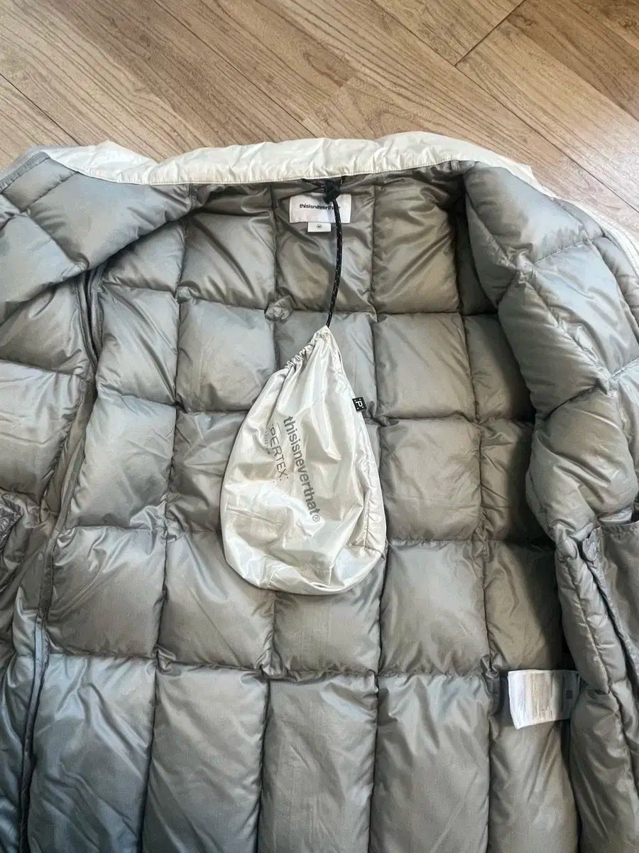 ディスイズネバーザット ダウン PERTEX Light Down Jacket Stone