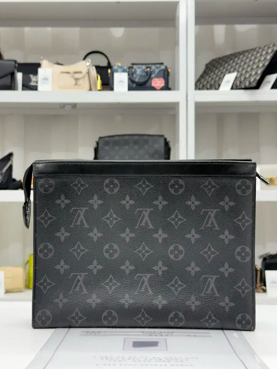 MM ルイヴィトン エクリプス ポシェット ヴォワヤージュ クラッチバッグ