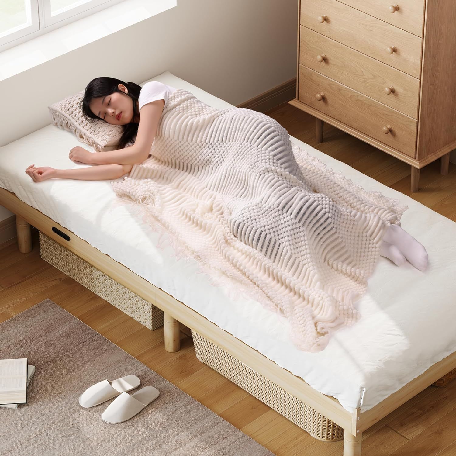 WLIVE ベッド すのこベッド シングル ベッドフレーム 3段階高さ調節 コンセント付き 木製 頑丈 通気性 耐久性 ベッド下収納 フレーム 組み立 ナチュラル