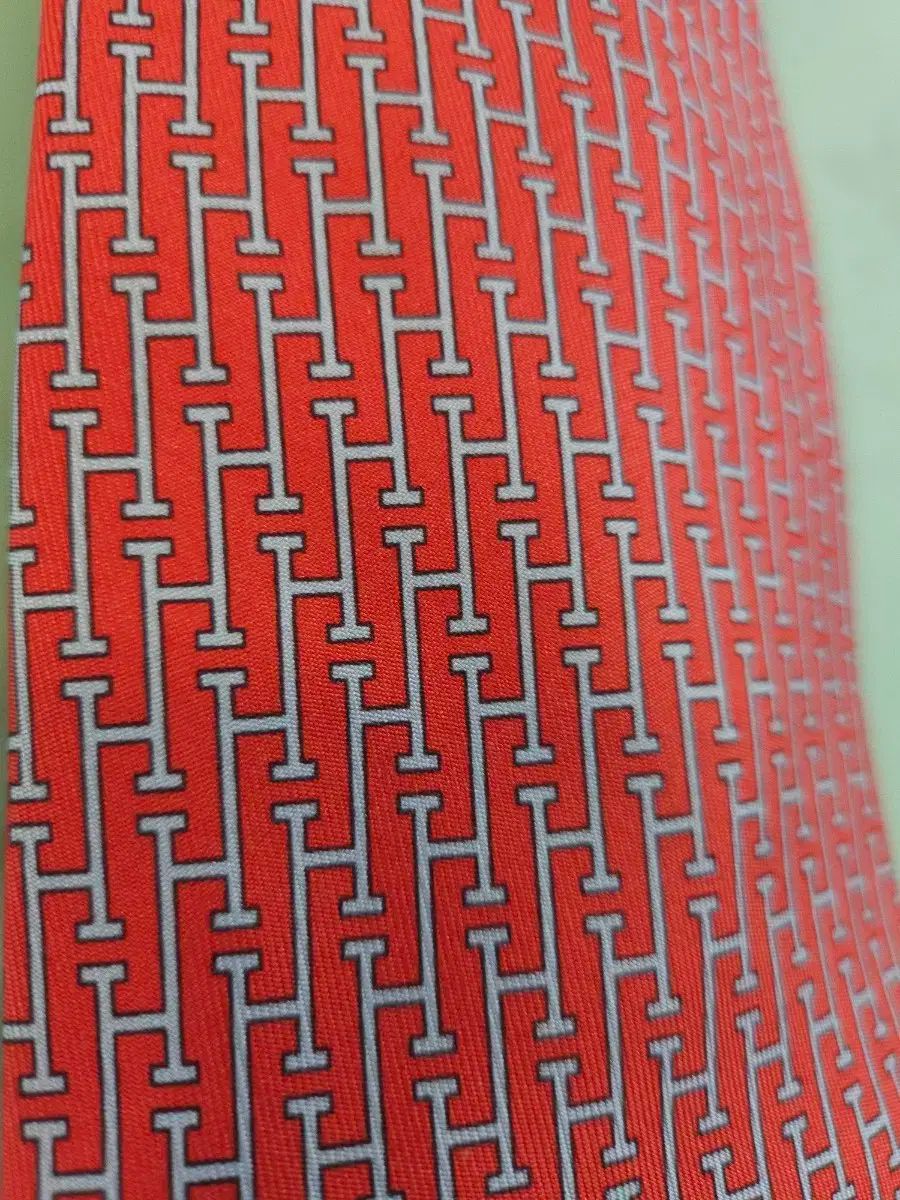 正規 Hermes レッド H ロゴ パータン ネクタイ