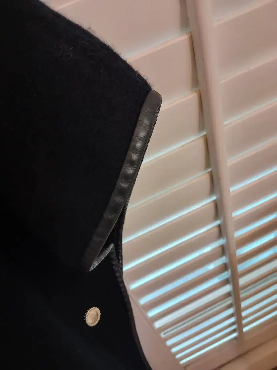 the CASHMERE ケープ ダークネイビー カシミア100