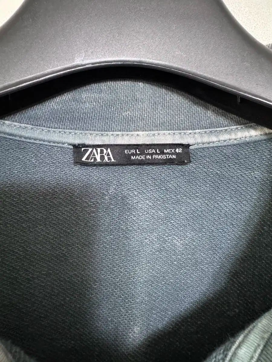 ZARA カラ ハーフジップアップ ほぼ