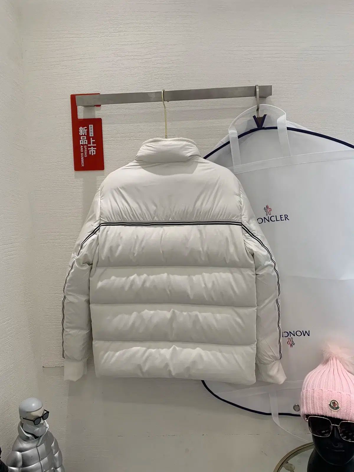 MONCLER モンクレール ユニセックス カジュアル ロゴ 白 ダウン