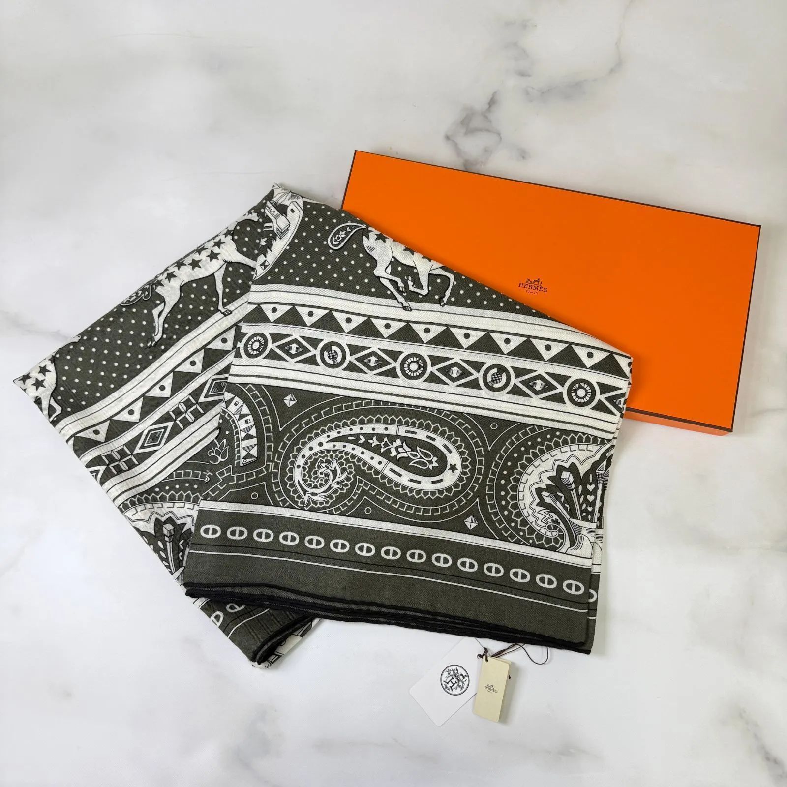 カシシル カーキ