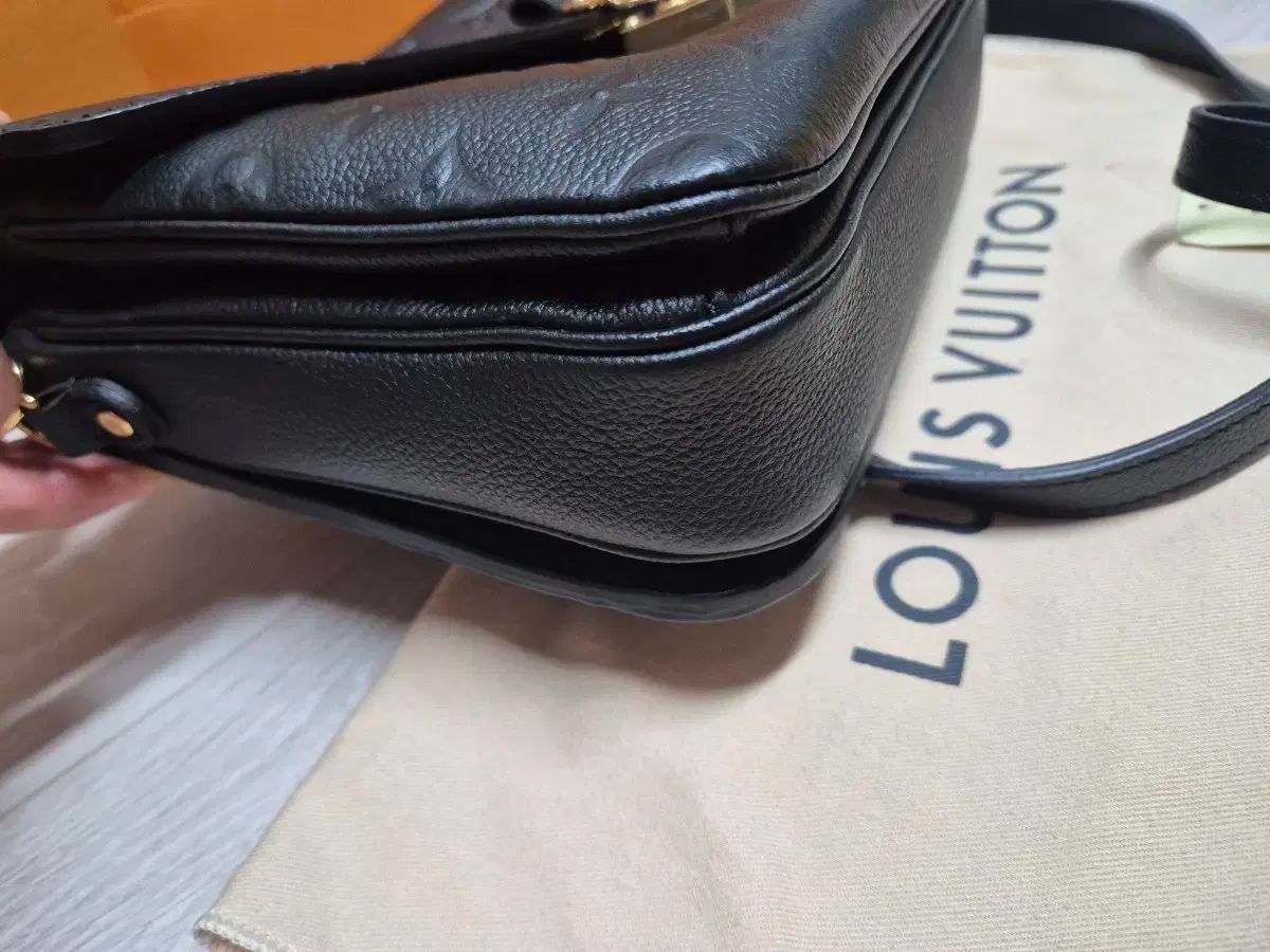 ポシェット メティス