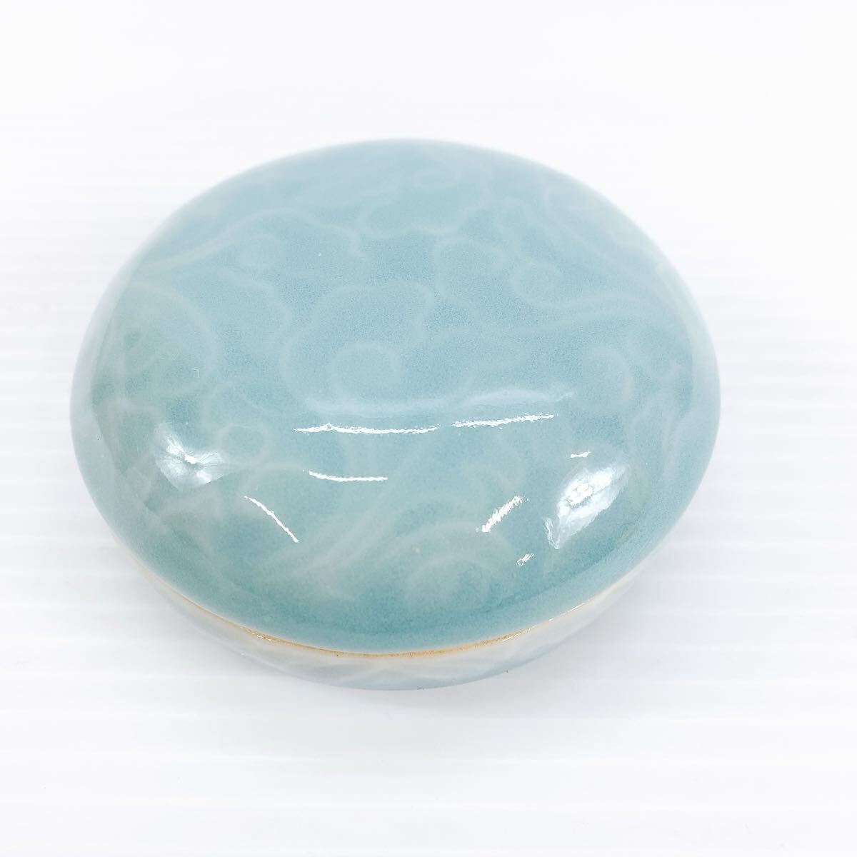 小笠原 長春 作 長春青磁陶窯 天然青磁 鍋島青 香合 唐草文 茶道具 陶芸 アンティーク