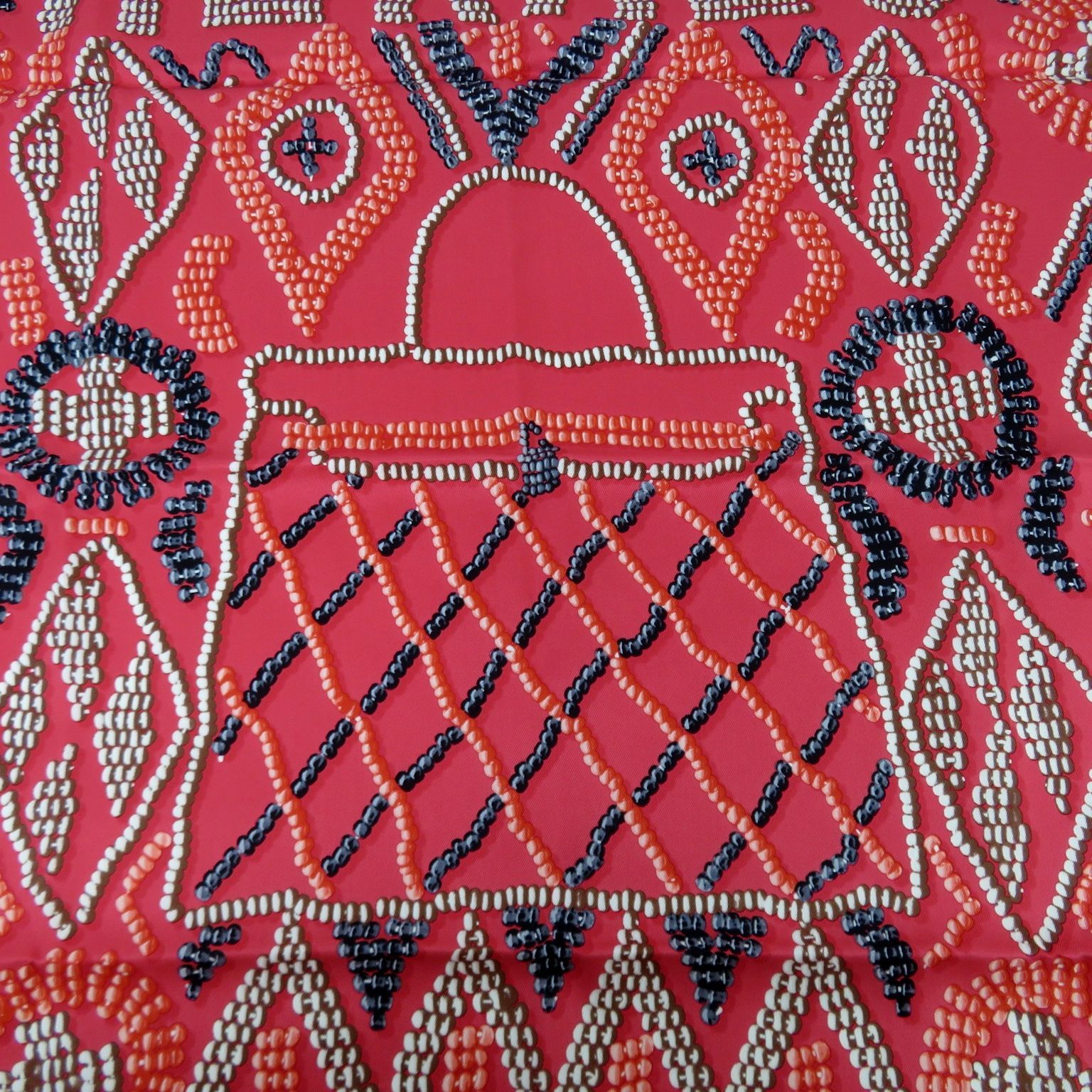 HERMES エルメス KELLY EN PERLES ケリーアンペルル スカーフ カレ70