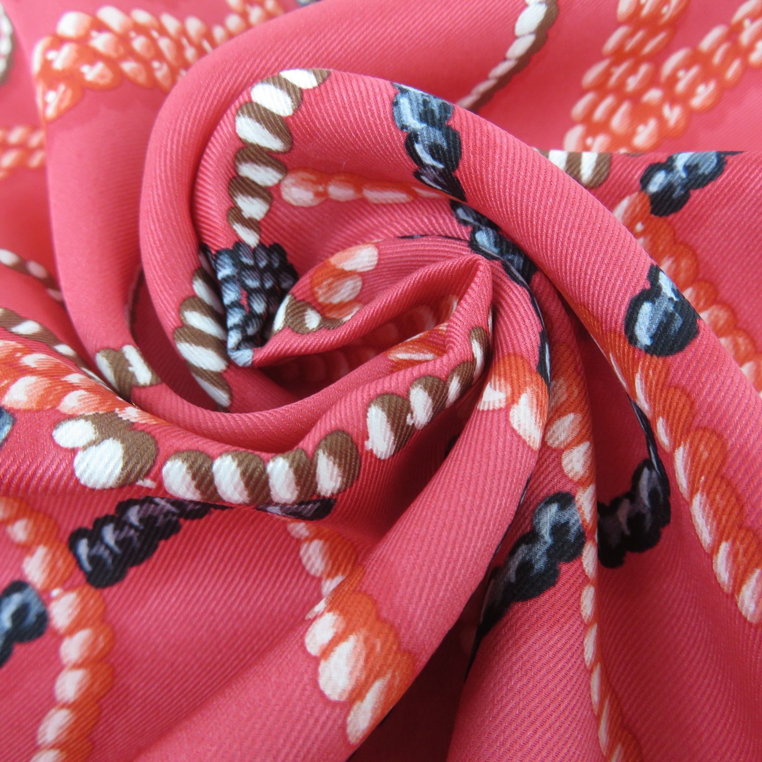 HERMES エルメス KELLY EN PERLES ケリーアンペルル スカーフ カレ70