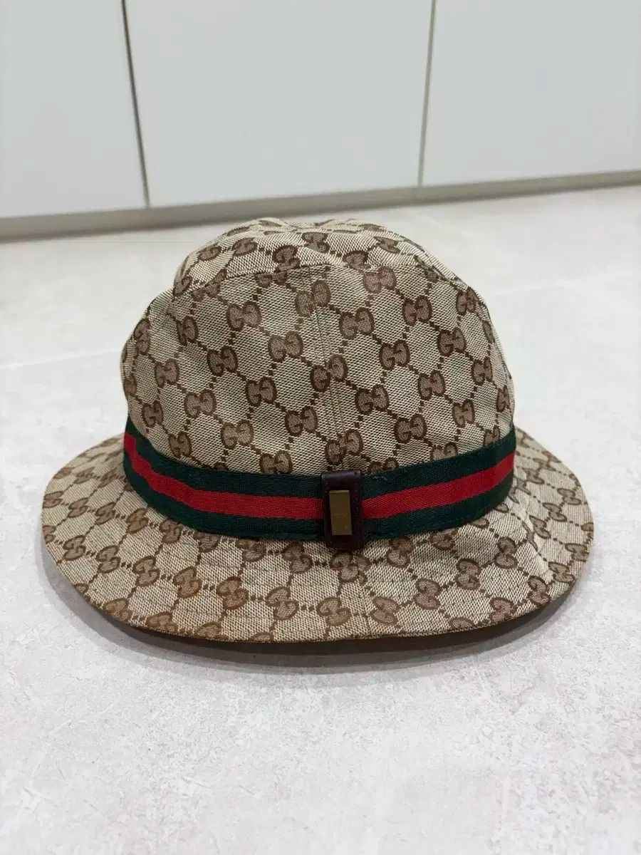 バケットハット