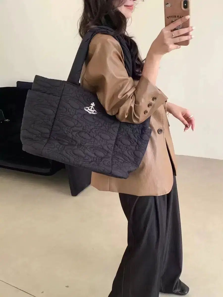 ヴィヴィアン ウエストウッド レディースショルダーバッグ オーバーサイズ トートバッグ キルティング素材 ビジネスバッグ ママバッグ