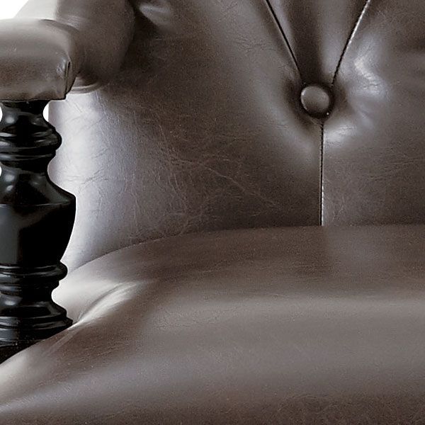 のアームチェア