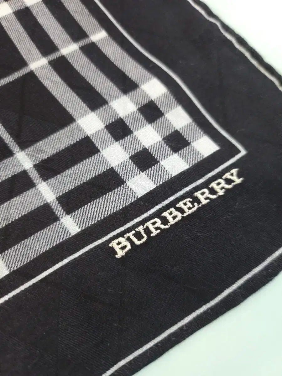 輸入 バーバリー ブラック チェック コットンシルクスカーフ 52cm