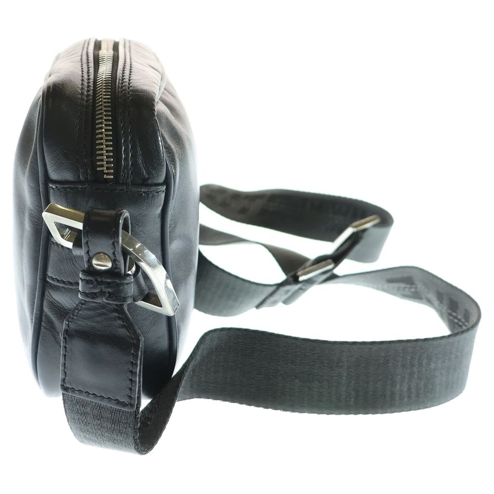 新品 off-white クロスボディバッグ OFF-WHITE：クロスボディバッグ