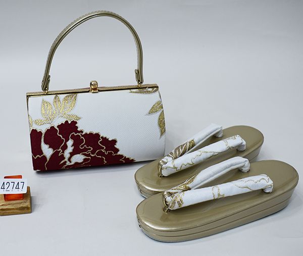 草履バッグセット 帯地 二段 24cm 白地 フリーサイズ 適合足サイズ22.5cm~24.5cm 振袖 成人式 留袖 結婚式 NO42747