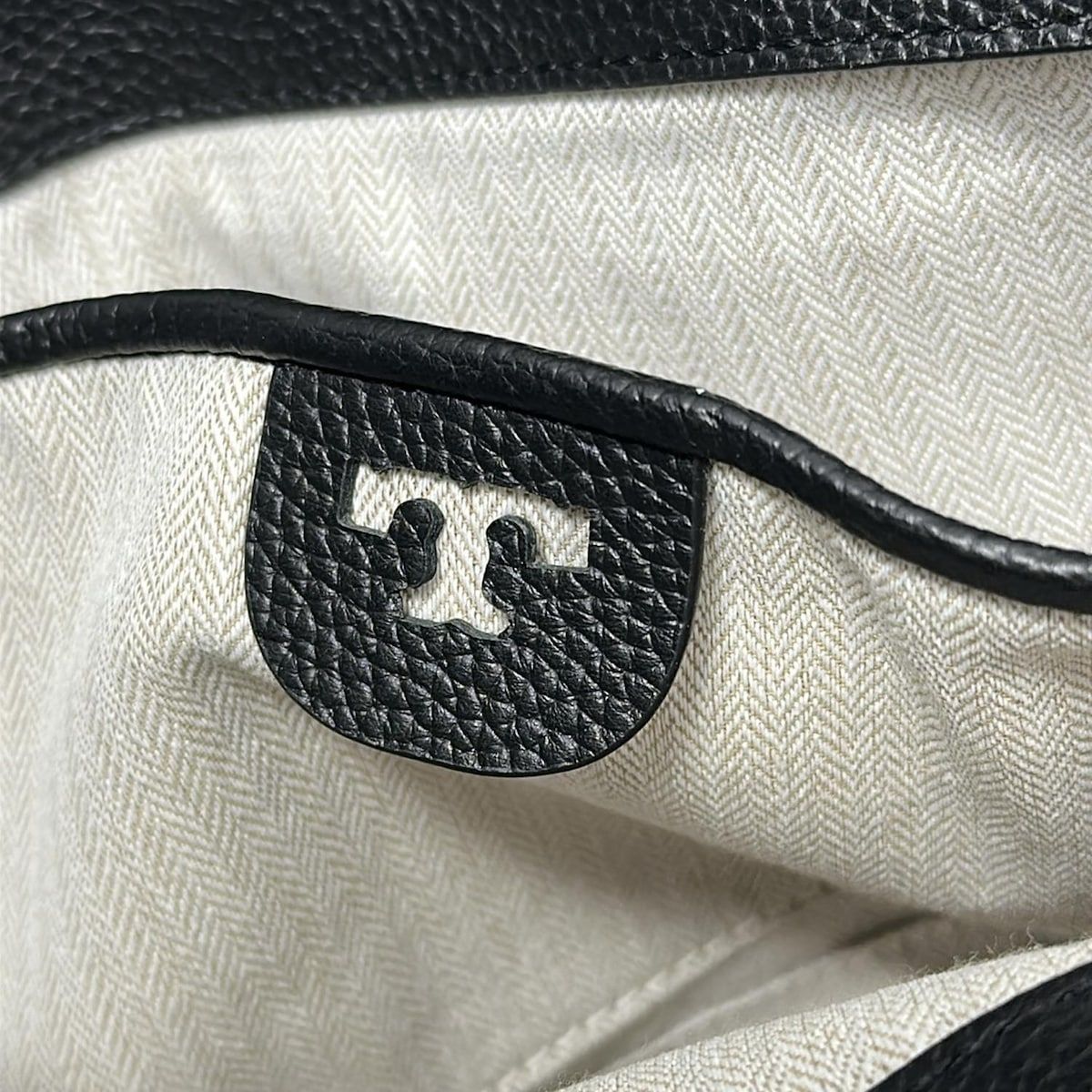 黒 ストラップ着脱可