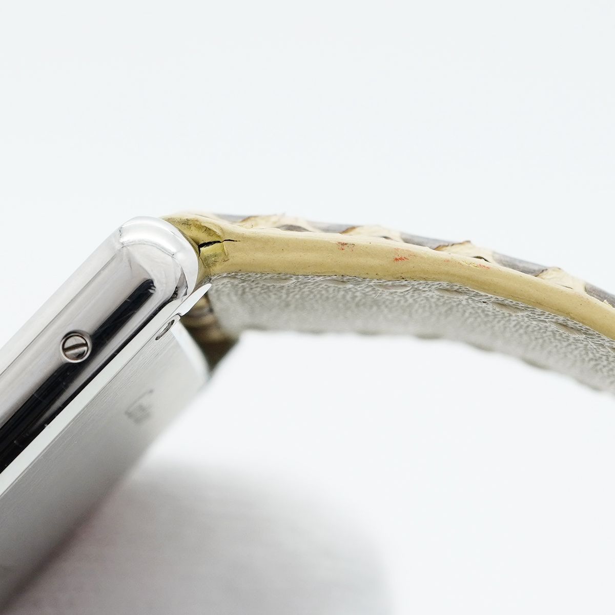 ベージュ文字盤 腕時計