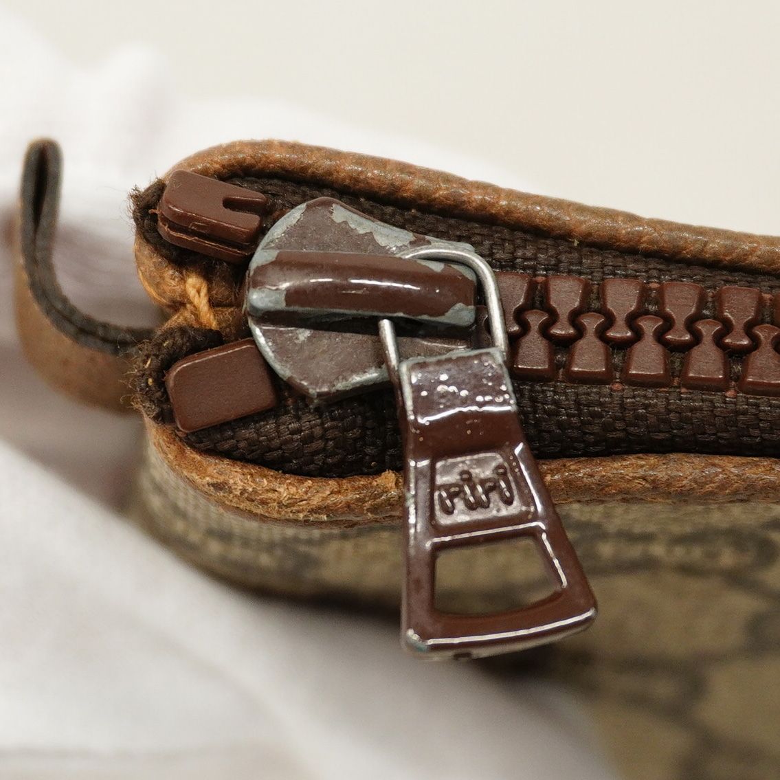 クラッチバッグ