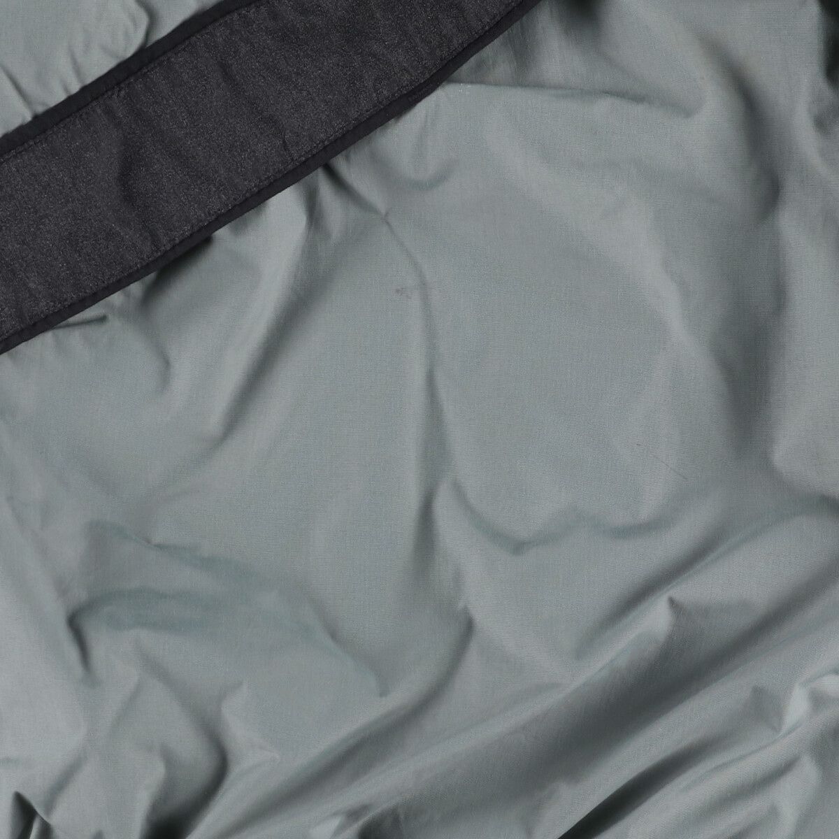 ナイロンジャケット