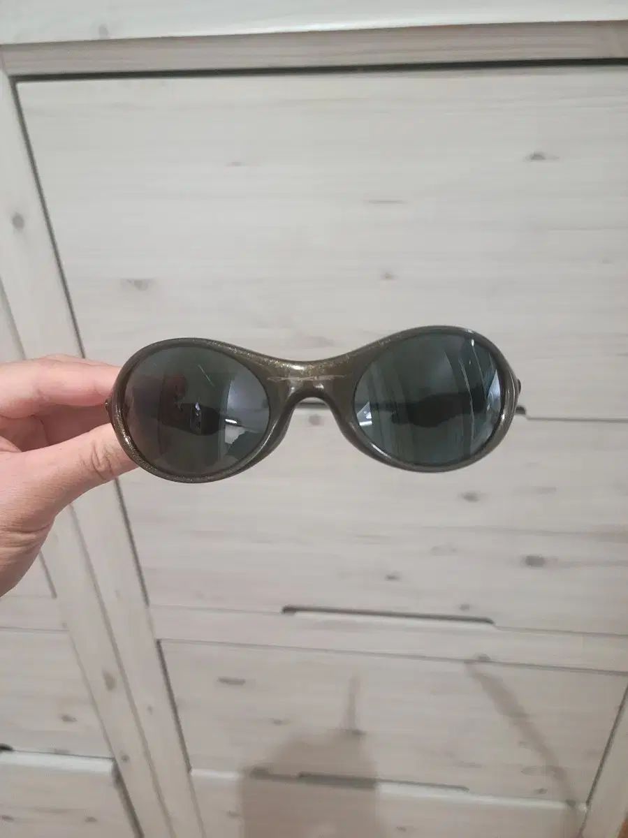 オークリー トレンチコート サングラス (1995) - メルカリ