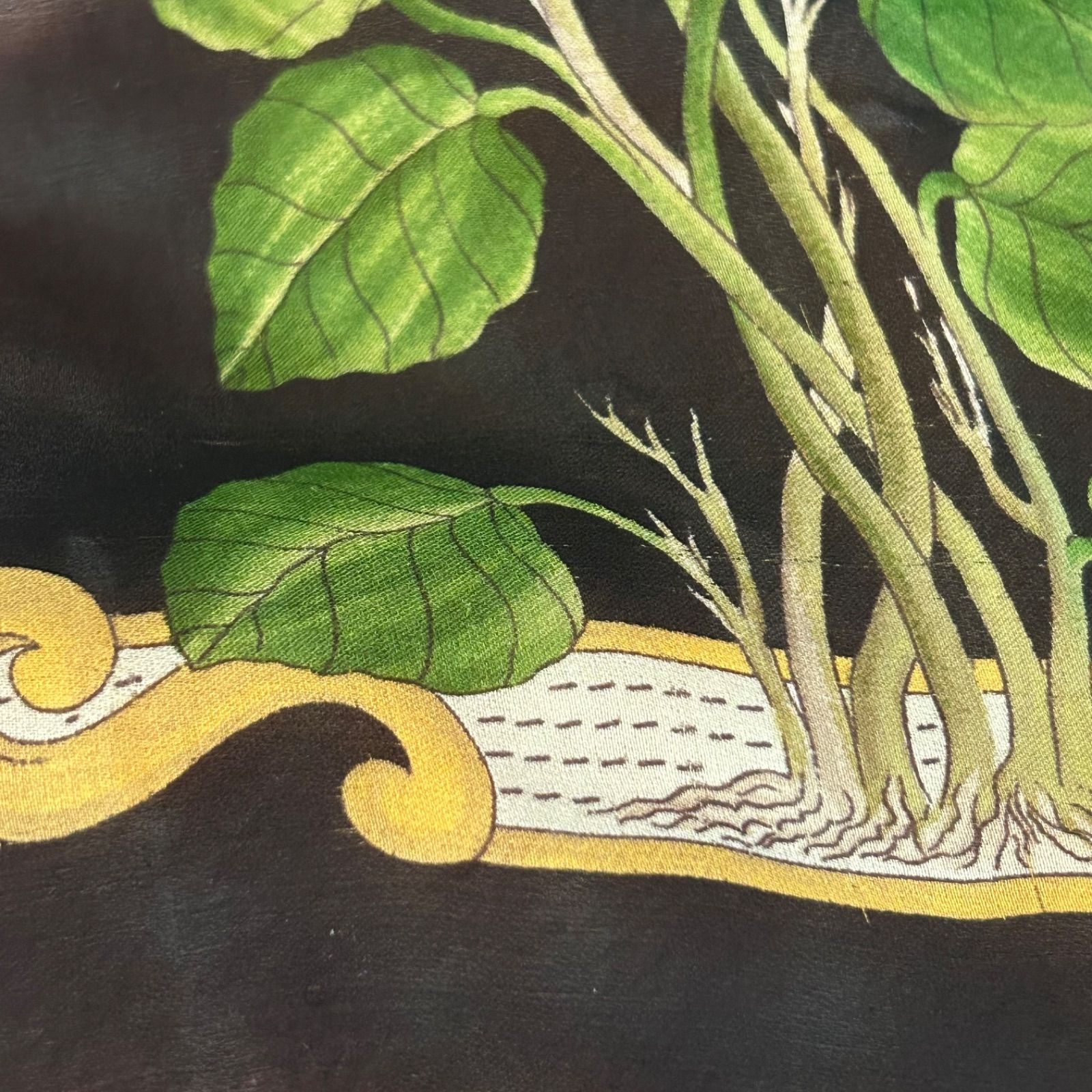 花柄ロゴ入り ブラック