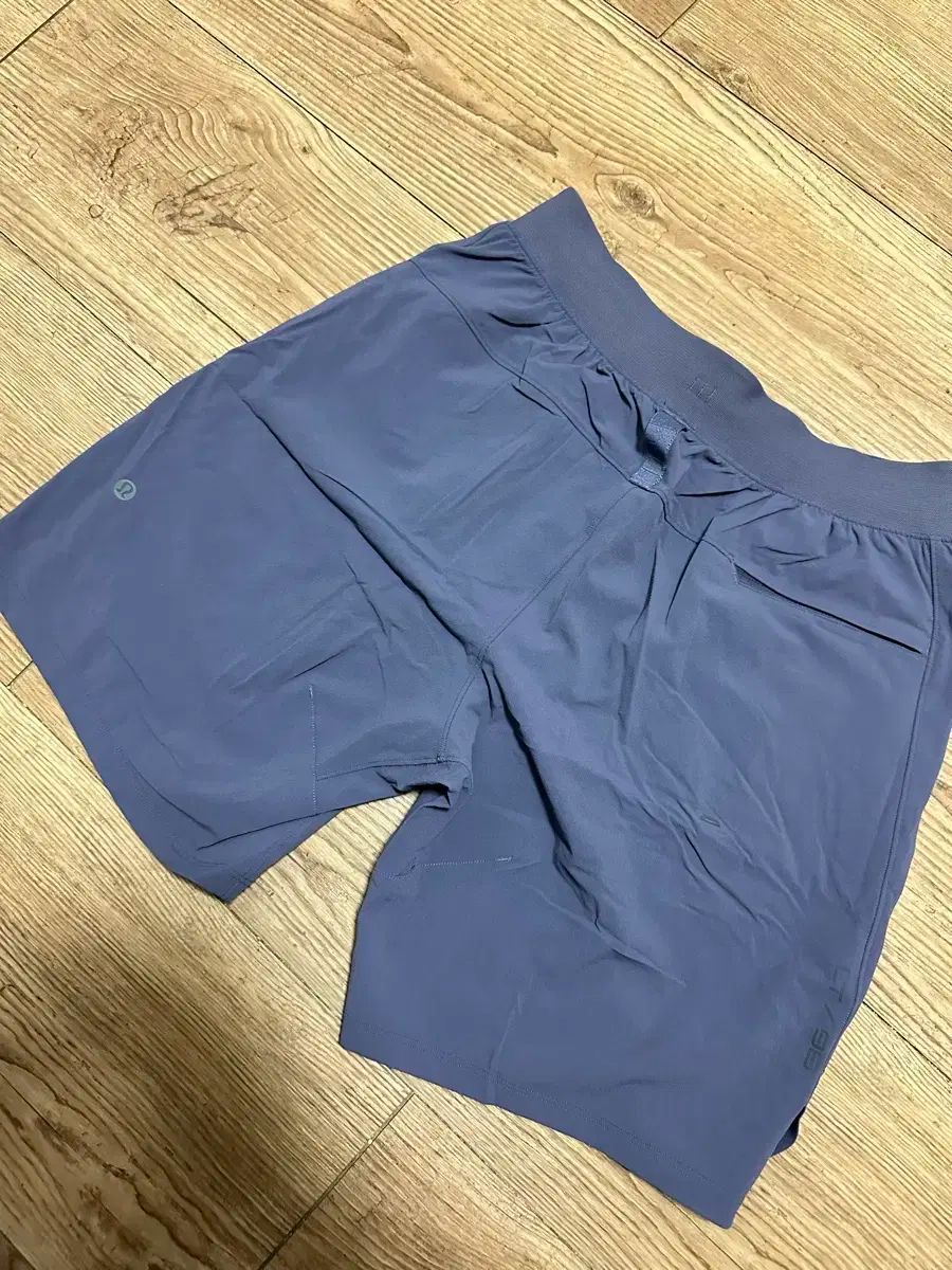 ルルレモン ライセンス IN トゥ 黒鉄のミステリートレイン ショーツ PURPLE パープル 新商品