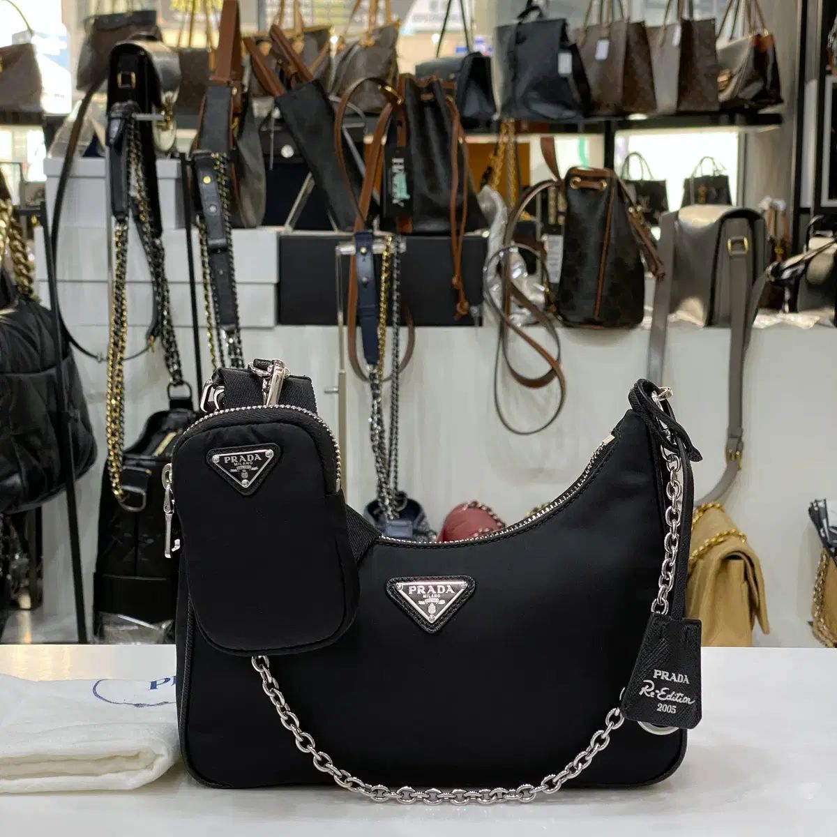 プラダ リナイロン テスート ホーボー クロスバッグ ブラック 1BH204